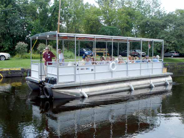 Large photo of boat Iroquois